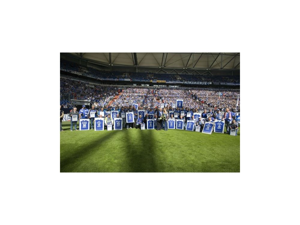 070421_fanclubs4.jpg