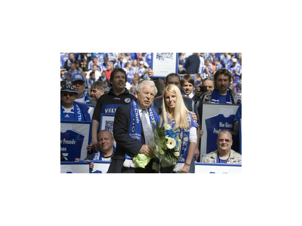 070421_fanclubs6.jpg